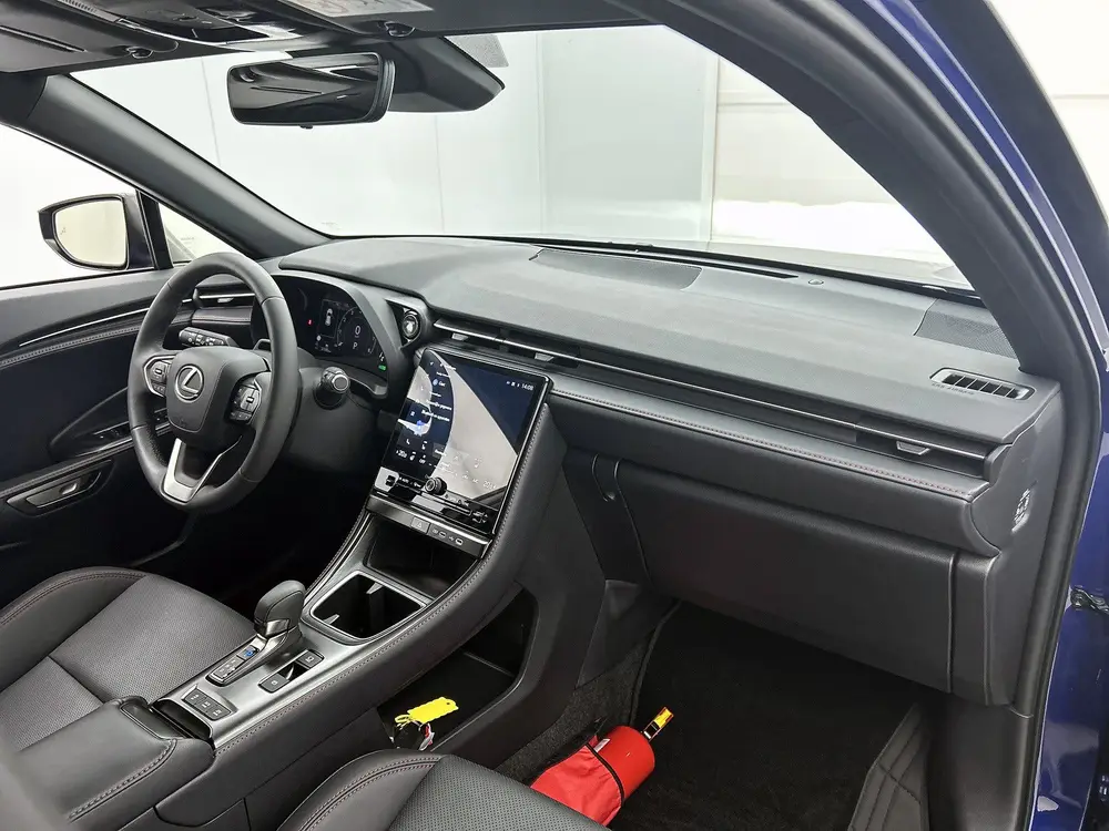Lexus LBX Emotion 2WD uit 2024, foto 6