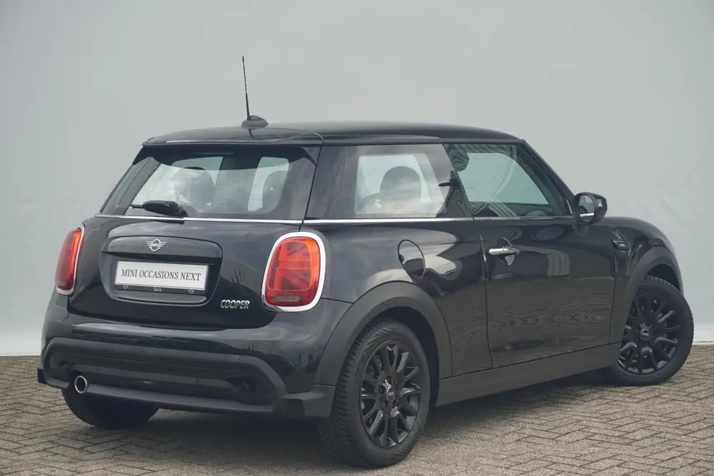 Mini Cooper Cooper Camden Edition uit 2023, foto 2