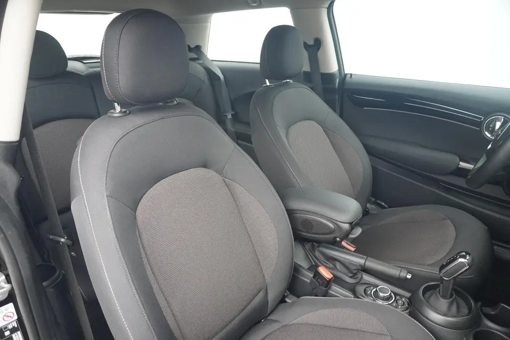 Mini Cooper Cooper Camden Edition uit 2023, foto 7
