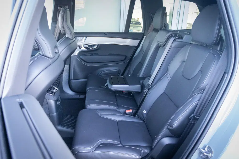 Volvo XC90 2.0 T8 Plug-in hybrid AWD Ultra Black Ed. uit 2026, foto 14