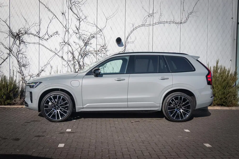 Volvo XC90 2.0 T8 Plug-in hybrid AWD Ultra Black Ed. uit 2026, foto 4