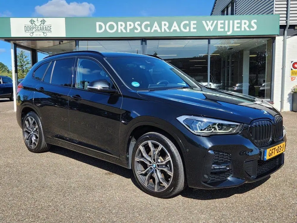 BMW X1 xDrive25e High Executive M-sport uit 2021, foto 7