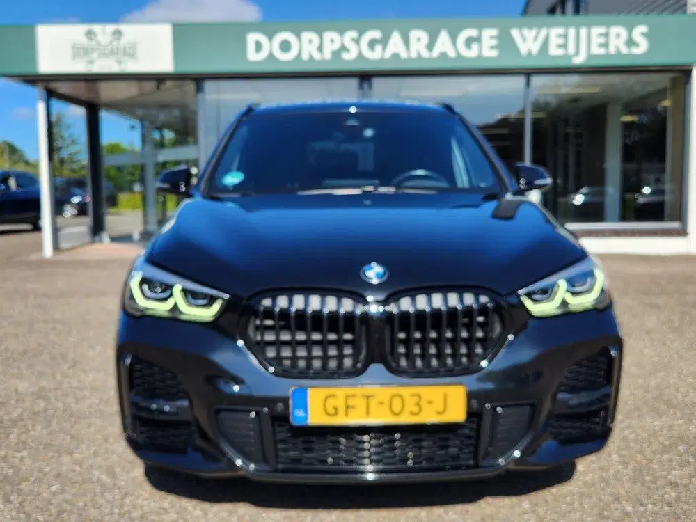 BMW X1 xDrive25e High Executive M-sport uit 2021, foto 9
