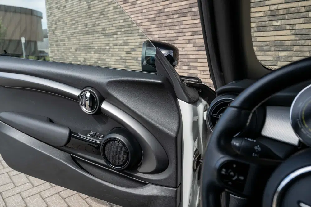 Mini Electric Classic uit 2022, foto 19