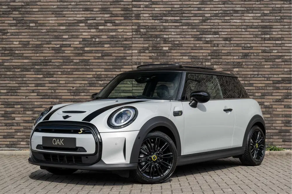 Mini Electric Classic uit 2022, foto 2