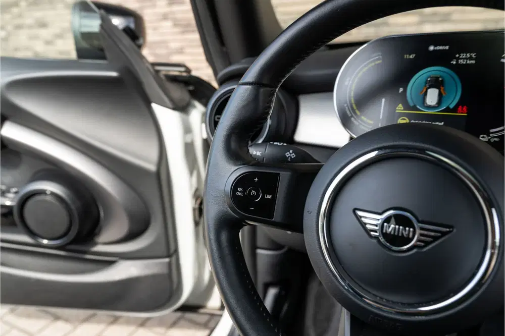 Mini Electric Classic uit 2022, foto 20