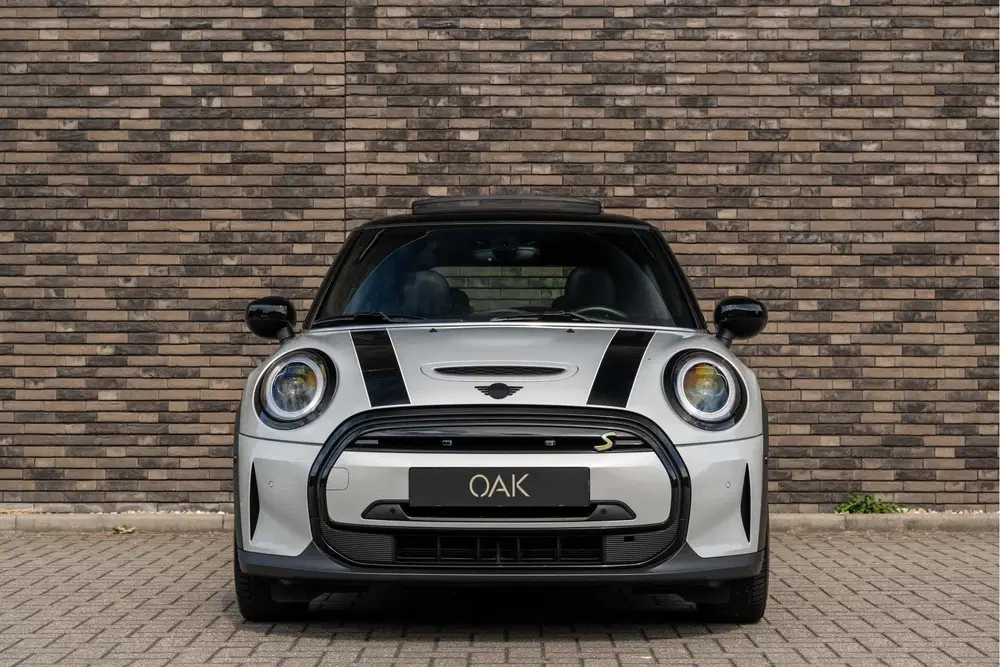 Mini Electric Classic uit 2022, foto 3