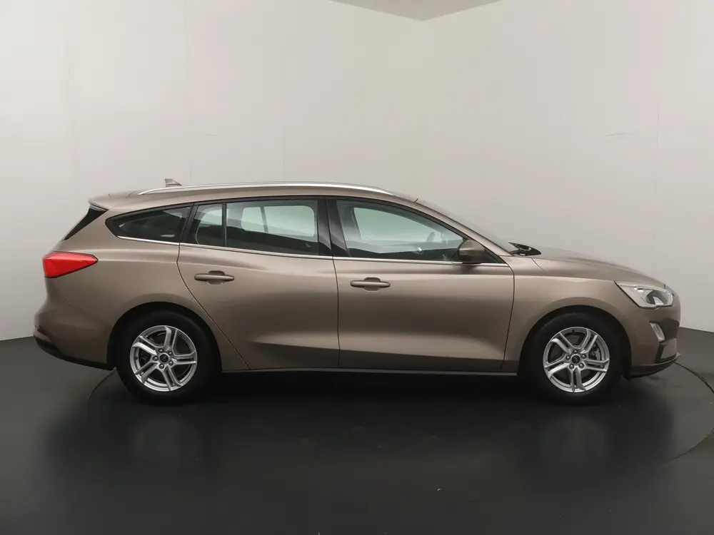 Ford Focus EcoBoost uit 2019, foto 6