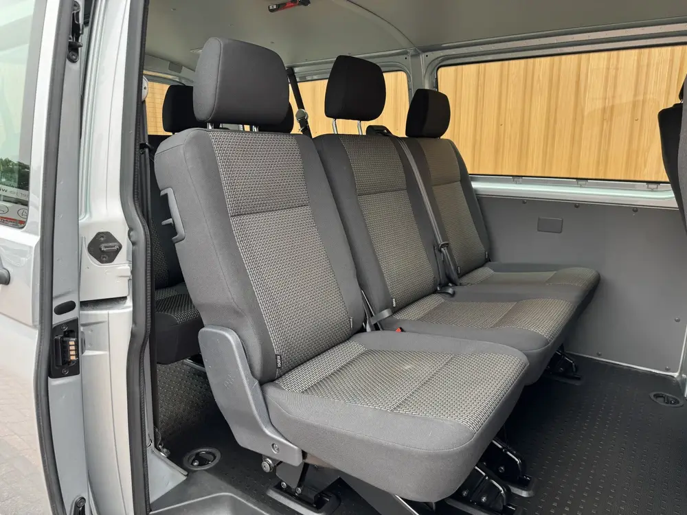 Volkswagen Transporter Kombi 2.0 TDI L2H1 Comfortline | 8 Pe uit 2023, foto 11