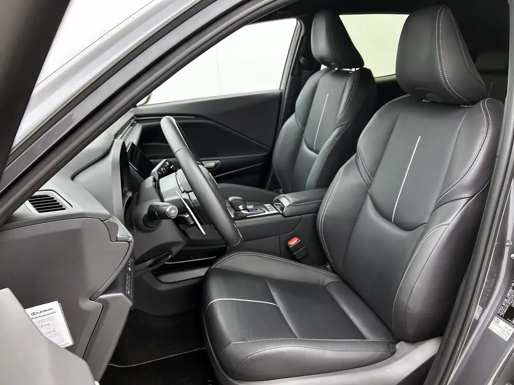 Lexus LBX Relax 2WD Tech Pack uit 2024, foto 19