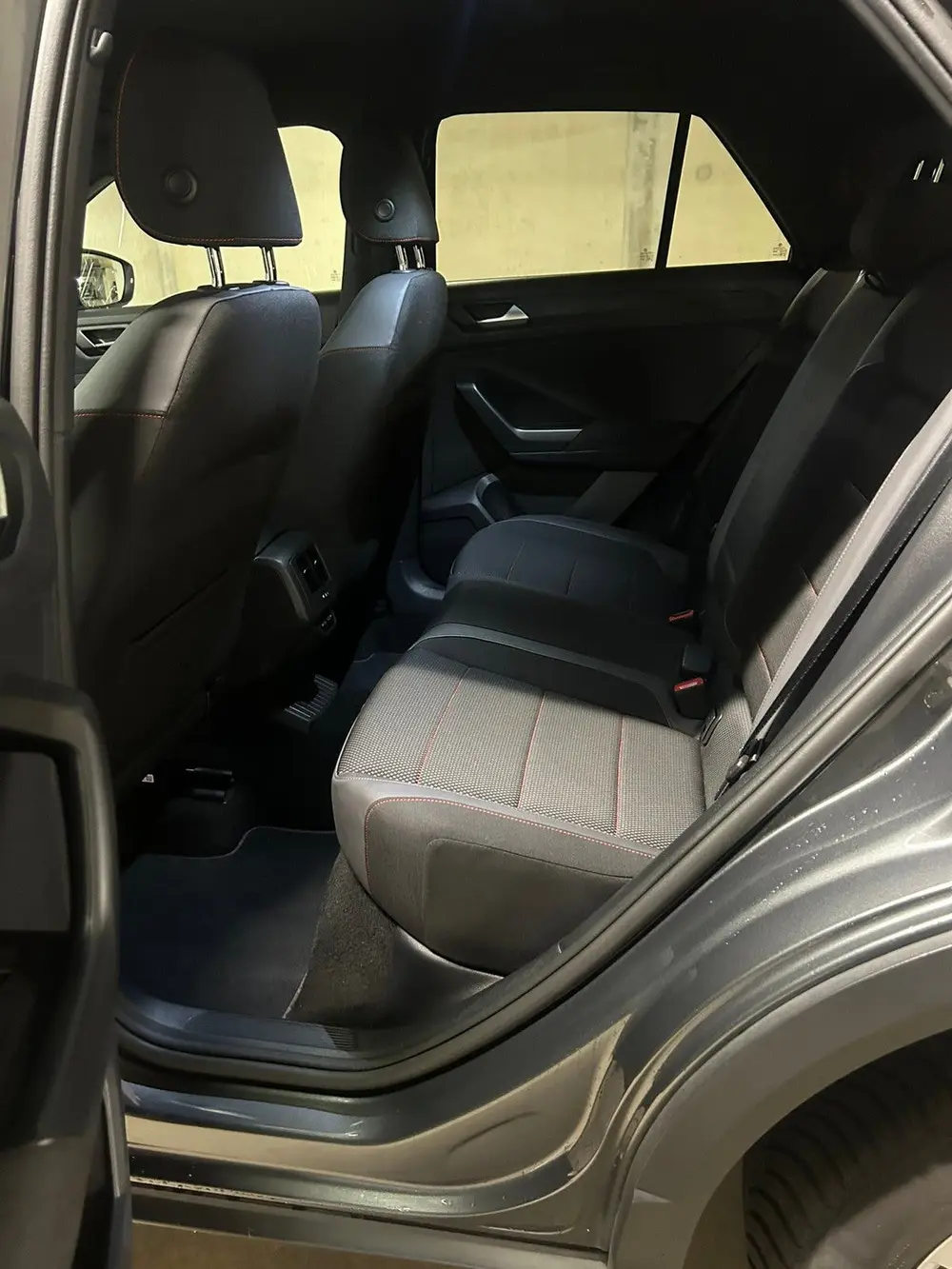 Volkswagen T-Roc 1.5 TSI 150pk 2020 Grijs uit 2020, foto 4