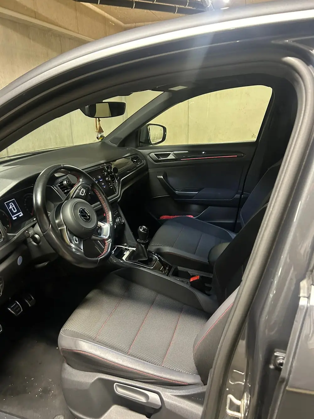 Volkswagen T-Roc 1.5 TSI 150pk 2020 Grijs uit 2020, foto 5