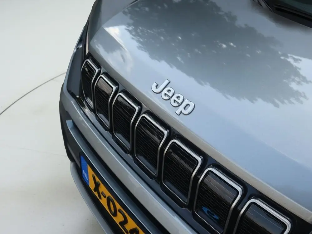 Jeep Avenger Black Edition 54 kWh SOH 96 uit 2023, foto 9
