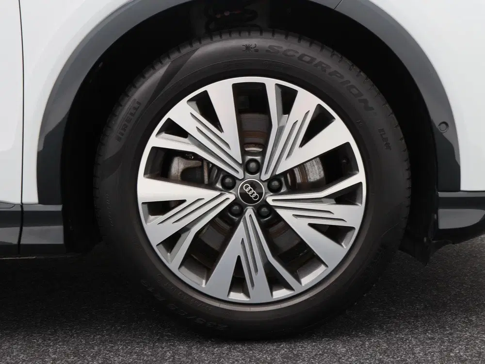 Audi Q4 e-tron 40 Advanced edition 77 kWh 204 Pk uit 2023, foto 14
