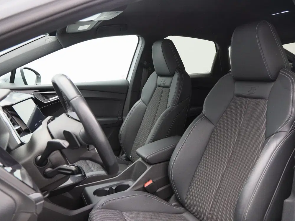 Audi Q4 e-tron 40 Advanced edition 77 kWh 204 Pk uit 2023, foto 6