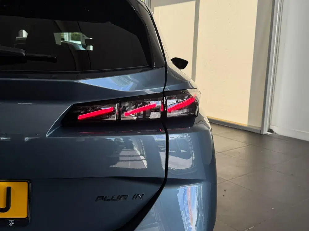Peugeot 308 1.6 Plug-in Hybrid 195 Allure uit 2026, foto 16