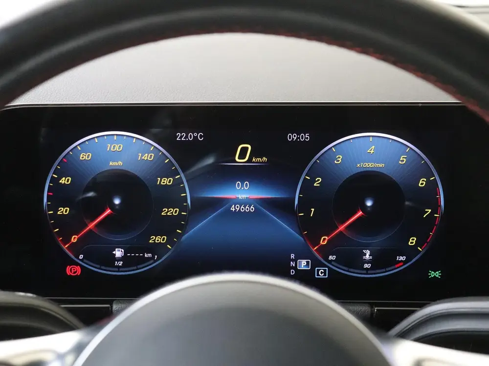 Mercedes-Benz GLA 180 AMG Line uit 2022, foto 12