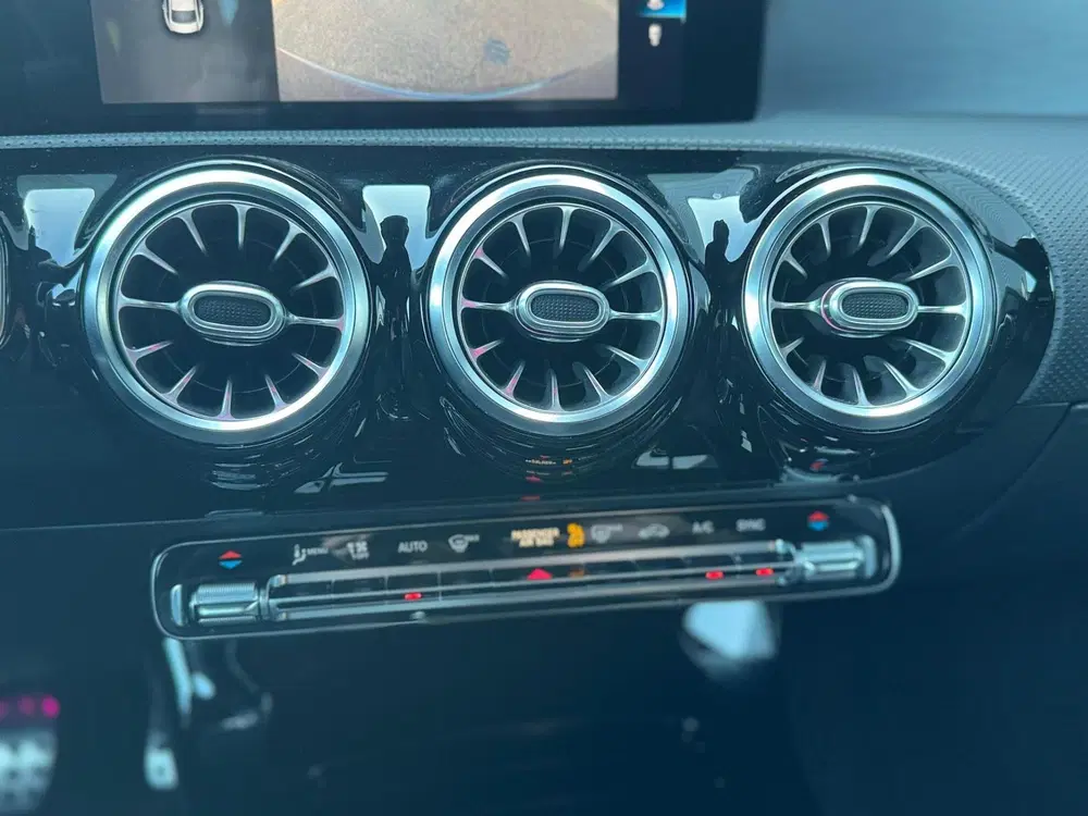 Mercedes-Benz CLA 180 AMG PANO l SFEER l MATRIX l KEY uit 2020, foto 17