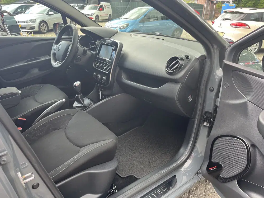 Renault Clio 0.9 TCe Limited Carplay uit 2019, foto 6
