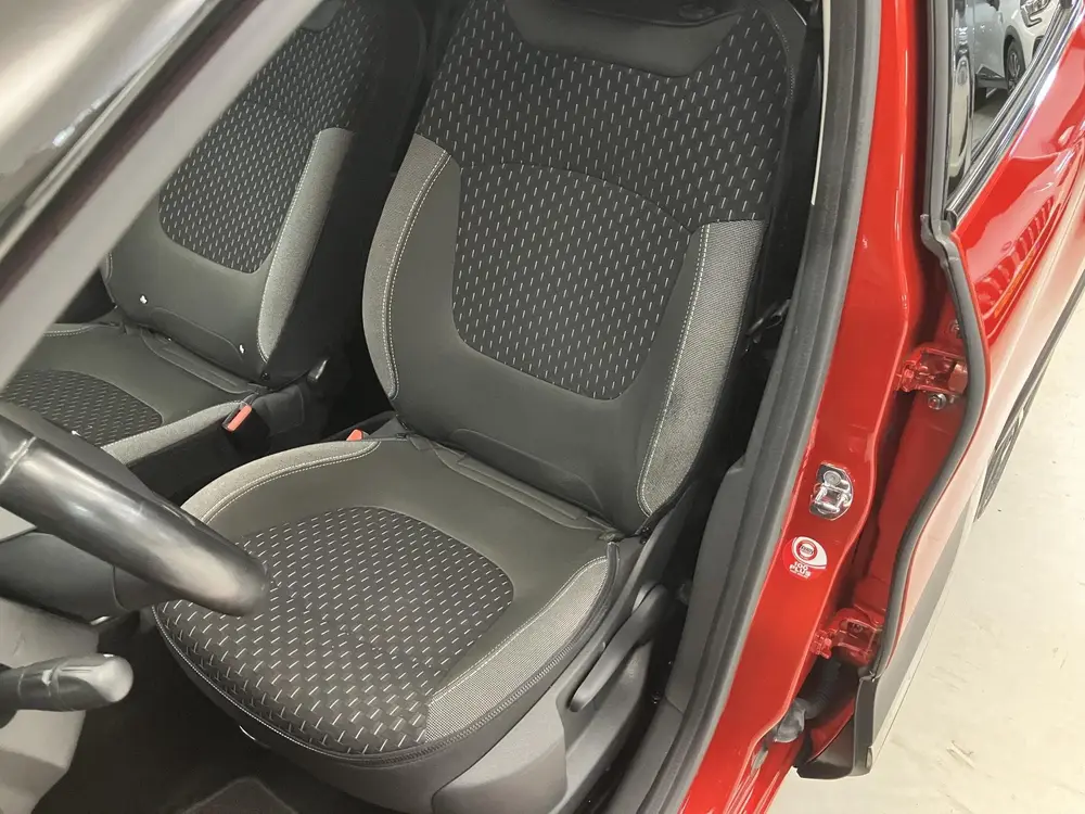 Renault Captur 0.9 TCe Intens uit 2019, foto 7