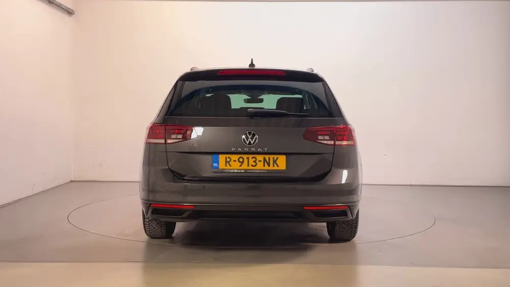 Volkswagen Passat Variant 1.5 TSI 150pk DSG Business Stoelve uit 2022, foto 10
