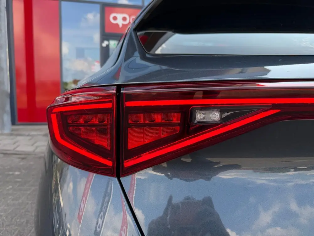 Cupra Formentor 1.4 e-Hybrid VZ Panorama uit 2022, foto 7