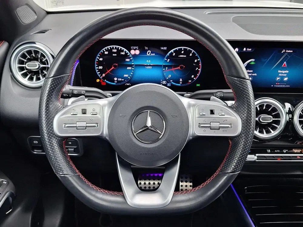 Mercedes-Benz GLB 180 AMG Line uit 2022, foto 12