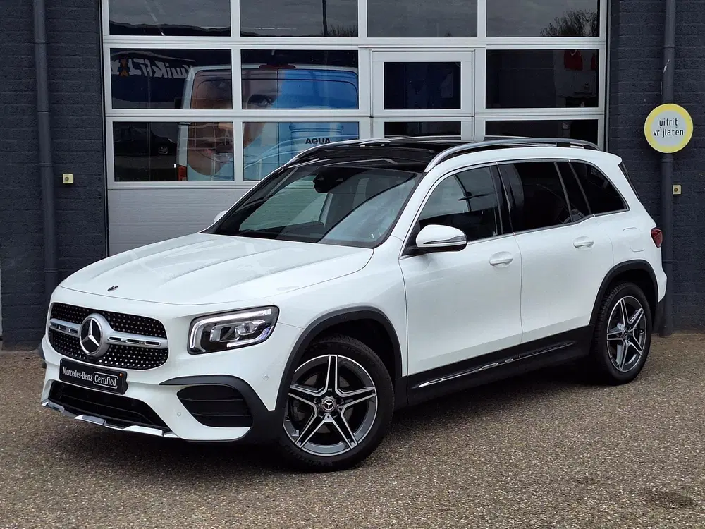 Mercedes-Benz GLB 180 AMG Line uit 2022, foto 2