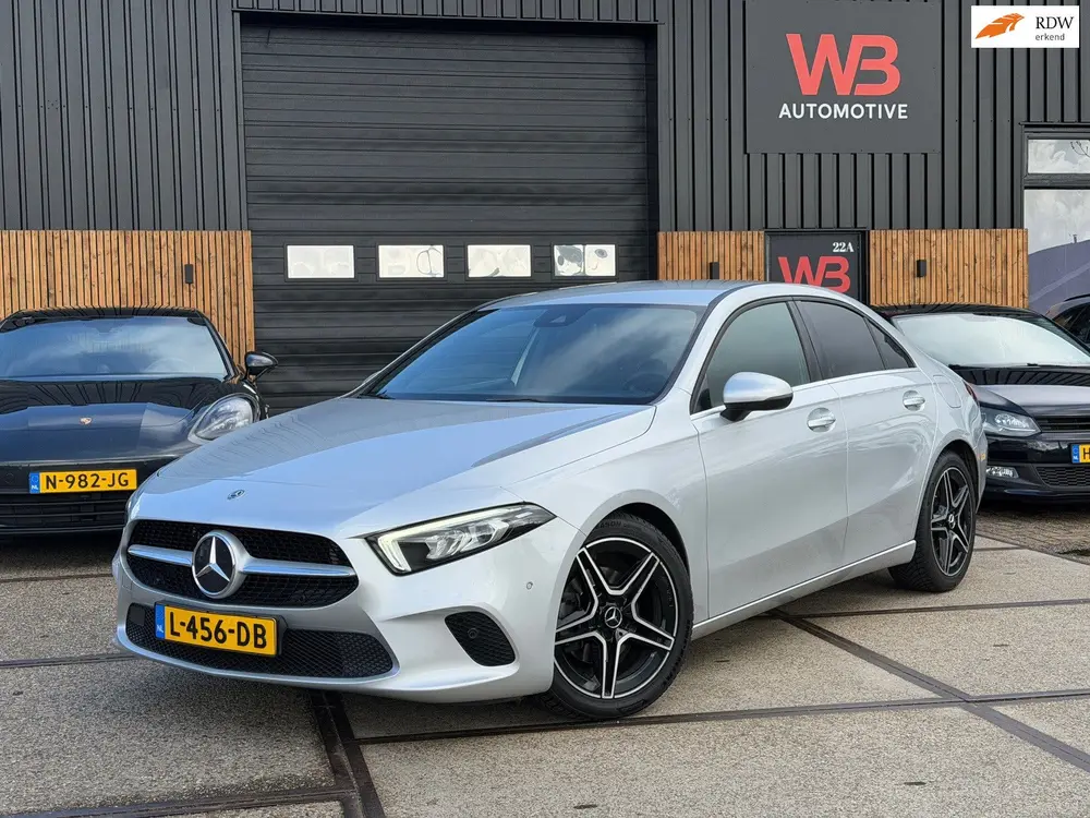Mercedes-Benz A-Klasse 200 Premium Plus Cruise Clima Camera uit 2019