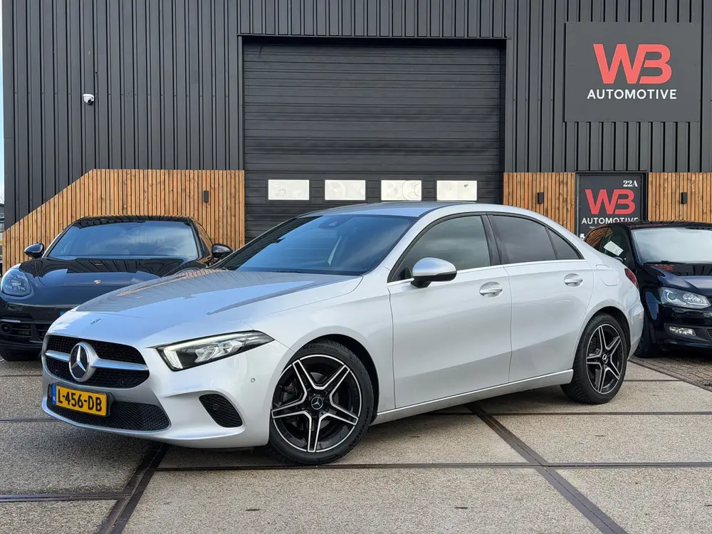 Mercedes-Benz A-Klasse 200 Premium Plus Cruise Clima Camera uit 2019, foto 3
