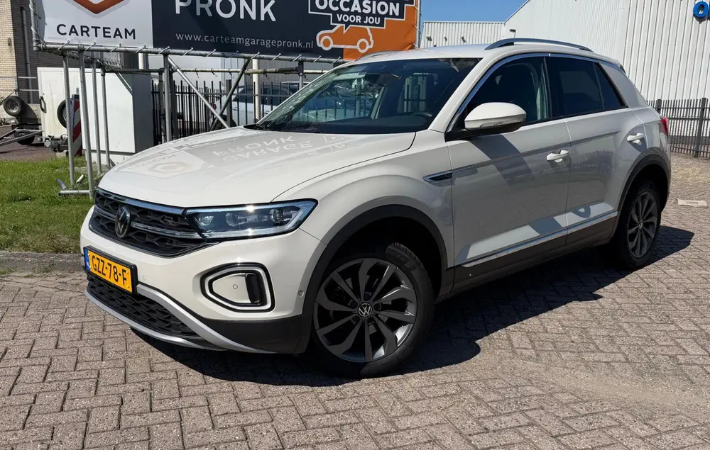 Volkswagen T-Roc 1.5 TSI R-Line BOVAG GARANTIE ACC/CARPLAY/C uit 2023, foto 2
