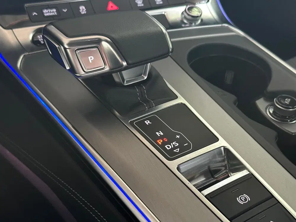 Audi A6 50 TFSI e Quattro S-line Black-optic 300 p uit 2023, foto 14