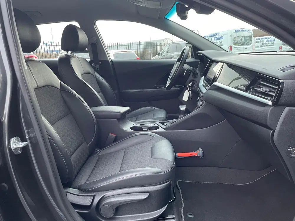 Kia Niro 1.6 GDi Hybrid DynamicLine NLAuto uit 2022, foto 17