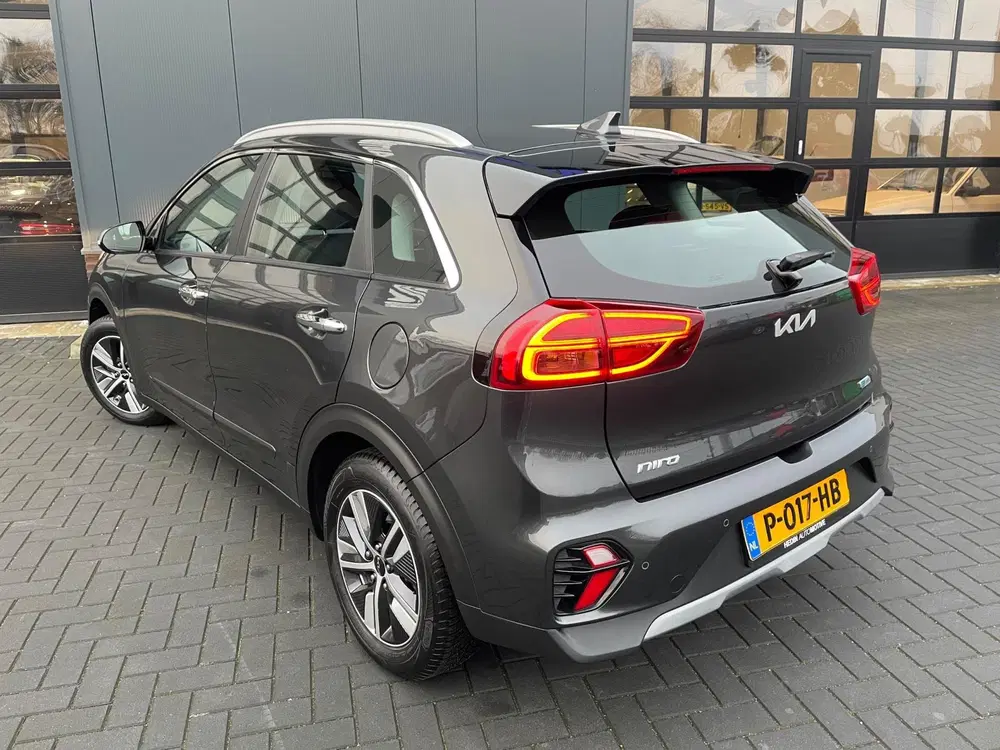 Kia Niro 1.6 GDi Hybrid DynamicLine NLAuto uit 2022, foto 2