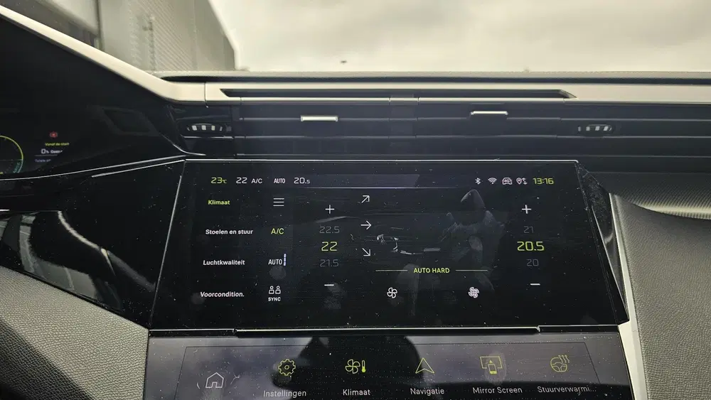 Peugeot 408 1.6 HYbrid GT 225 EAT8 First Edition uit 2023, foto 19