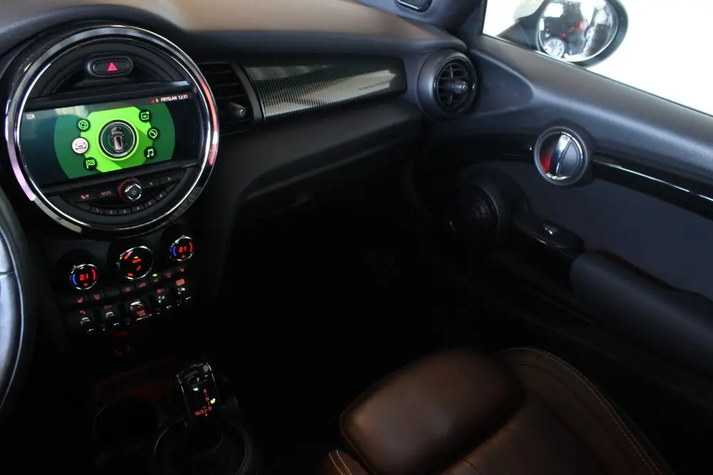 Mini Cooper 1.5 60 Years Edition Pano uit 2019, foto 11