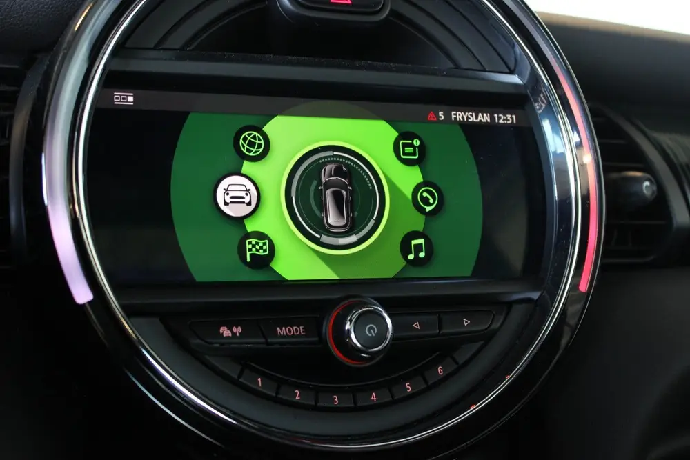 Mini Cooper 1.5 60 Years Edition Pano uit 2019, foto 12
