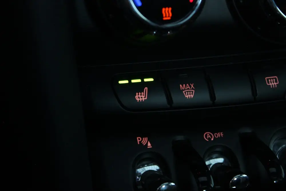 Mini Cooper 1.5 60 Years Edition Pano uit 2019, foto 19