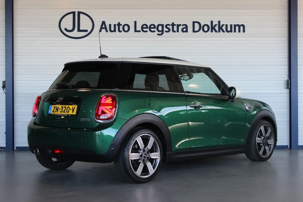 Mini Cooper 1.5 60 Years Edition Pano uit 2019, foto 2