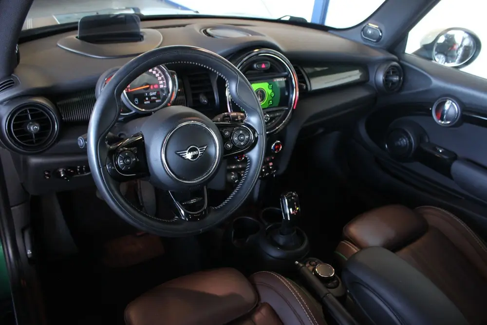 Mini Cooper 1.5 60 Years Edition Pano uit 2019, foto 3