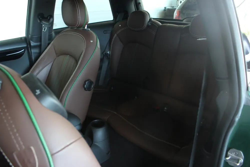 Mini Cooper 1.5 60 Years Edition Pano uit 2019, foto 5