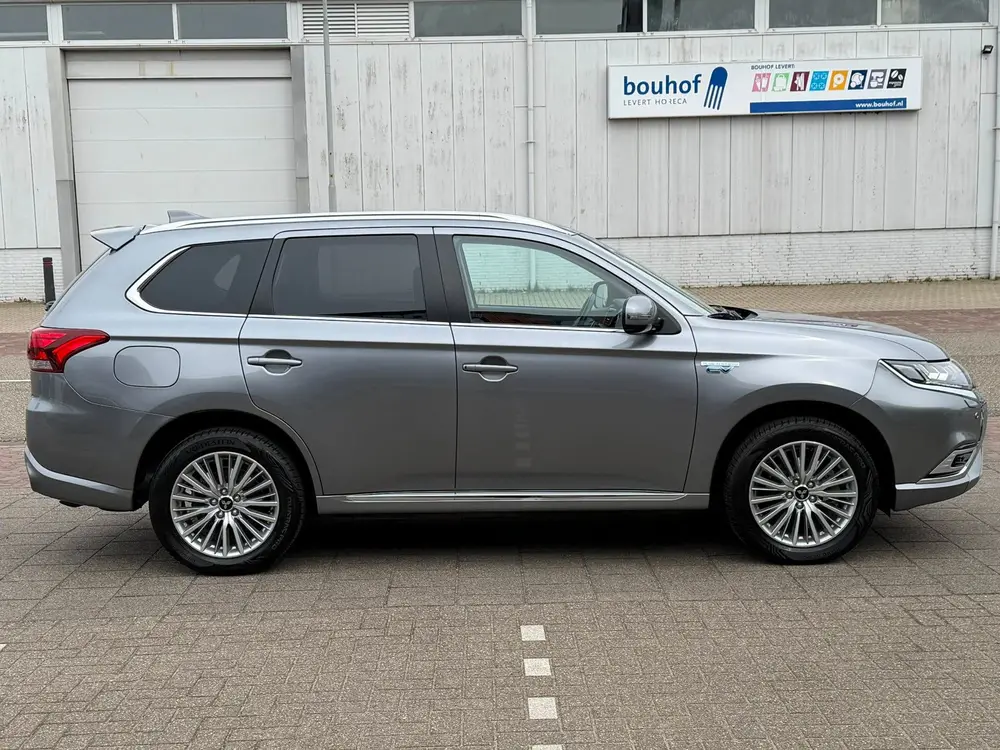 Mitsubishi Outlander 2.4 PHEV Intense uit 2020, foto 15