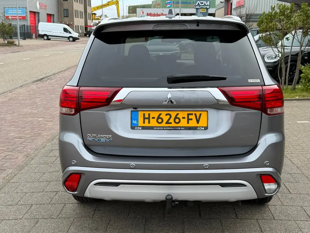 Mitsubishi Outlander 2.4 PHEV Intense uit 2020, foto 17