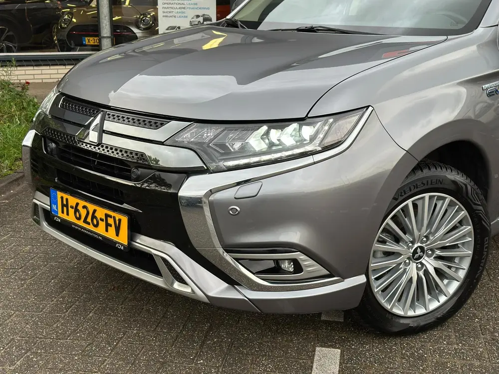 Mitsubishi Outlander 2.4 PHEV Intense uit 2020, foto 19