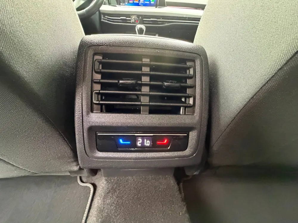 Volkswagen Golf 1.0 TSI Life carplay uit 2023, foto 15