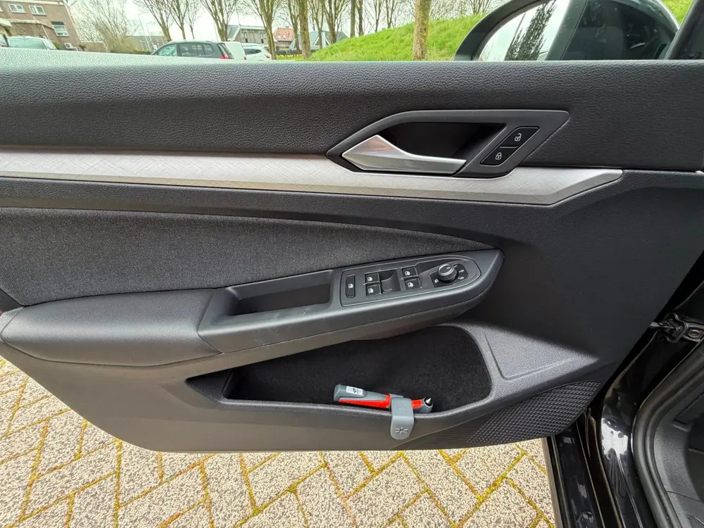 Volkswagen Golf 1.0 TSI Life carplay uit 2023, foto 18