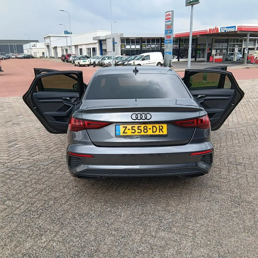 Audi A3 35 TFSI edition one Automaat uit 2021, foto 10