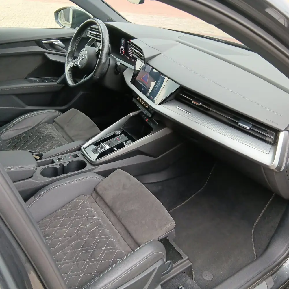 Audi A3 35 TFSI edition one Automaat uit 2021, foto 11