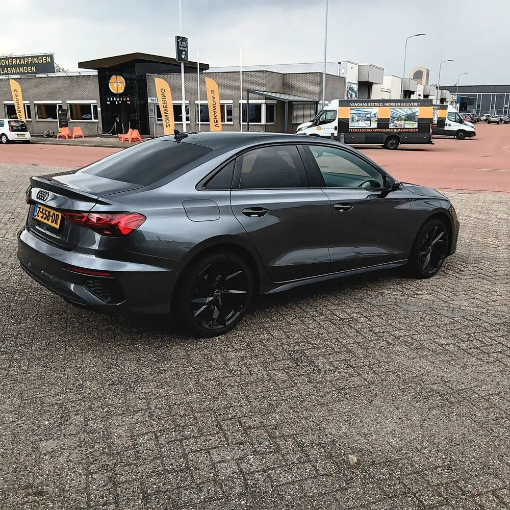 Audi A3 35 TFSI edition one Automaat uit 2021, foto 2