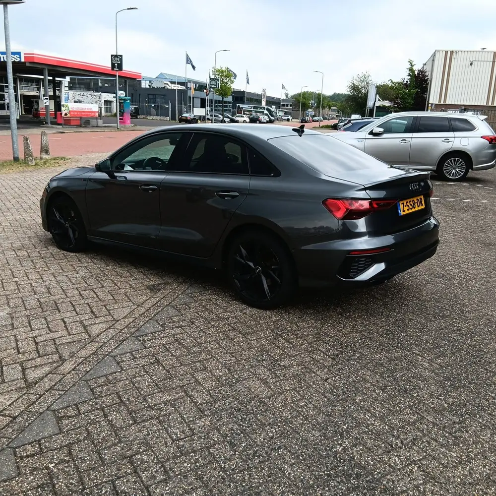 Audi A3 35 TFSI edition one Automaat uit 2021, foto 4